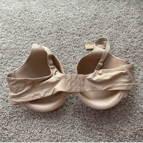 NWT SKIMS EVERYBODY T-SHIRT BRA. 44D - Picture 2 of 3
